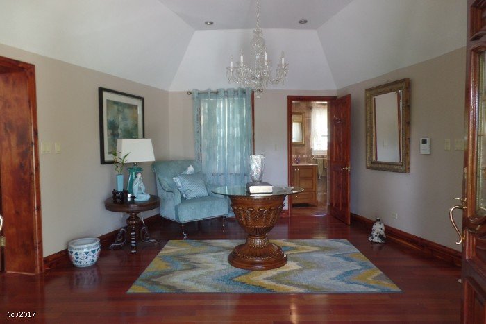 11 Rosemont Avenue